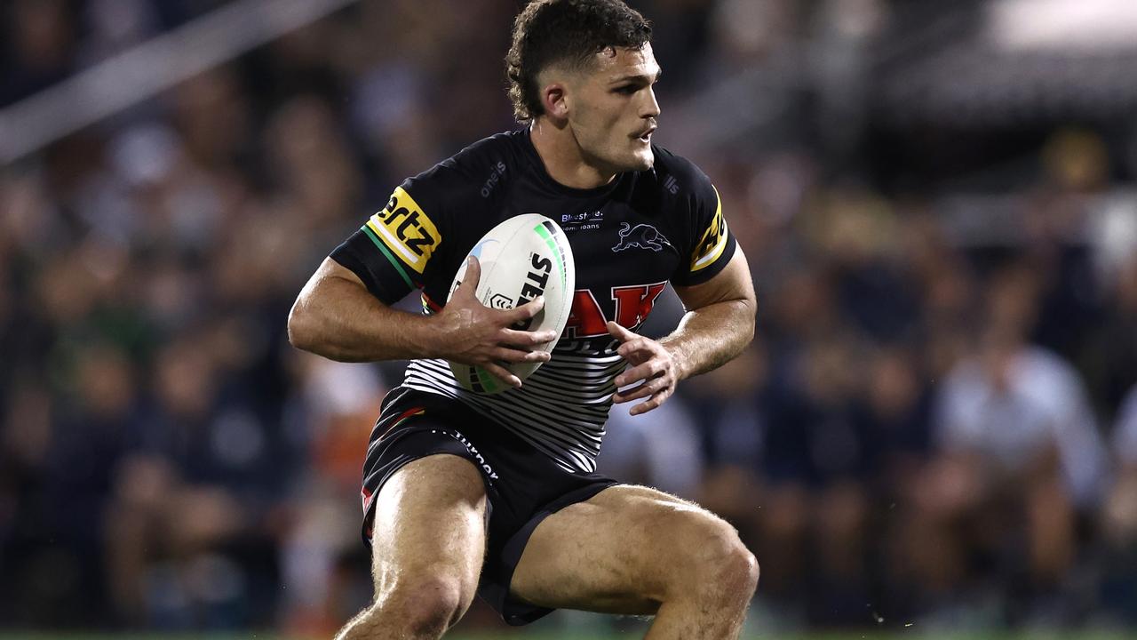 PENRITH, AUSTRALIA - SEPTEMBER 09: Nathan Cleary of the Panthers runs the ball during the NRL Qualifying Final match between the Penrith Panthers and the Parramatta Eels at BlueBet Stadium on September 09, 2022 in Penrith, Australia. (Photo by Matt King/Getty Images)