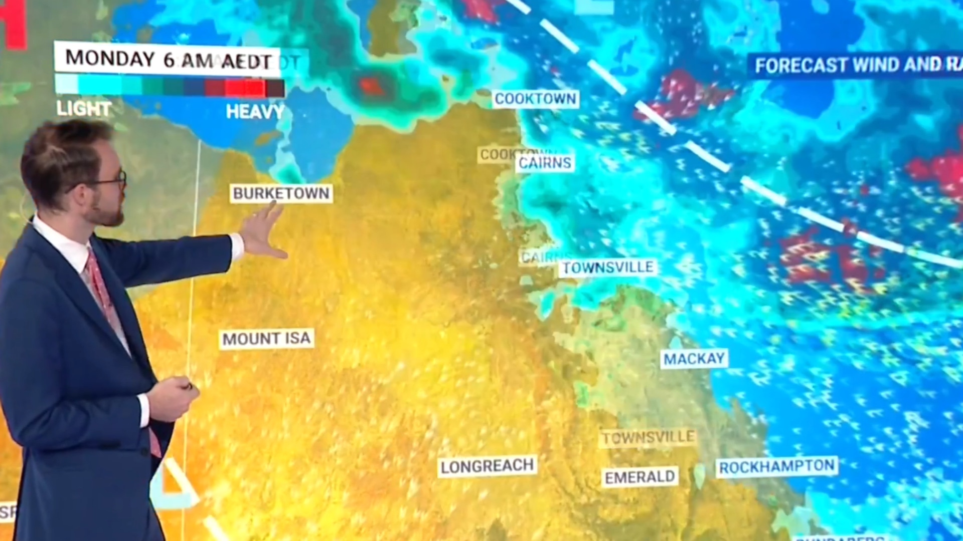 Analysis: Tropical-like conditions and hot temperatures set to impact Australia