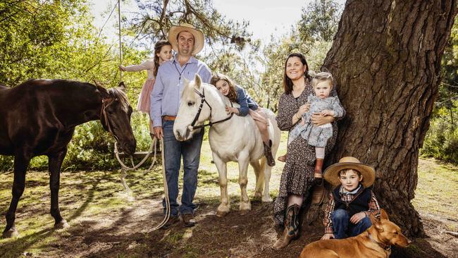 Ali with her husband, Richard, and their children Miley, 8, Indy, 6, Ernie 4 and Polly, 1. Picture: Nicole Cleary