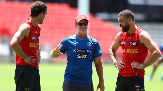 GOLD COAST, AUSTRALIA - FEBRUARY 03: Damien Hardwick, Senior Coach of the Suns during a Gold Coast Suns AFL training session at People First Stadium on February 03, 2025 in Gold Coast, Australia. (Photo by Chris Hyde/Getty Images)