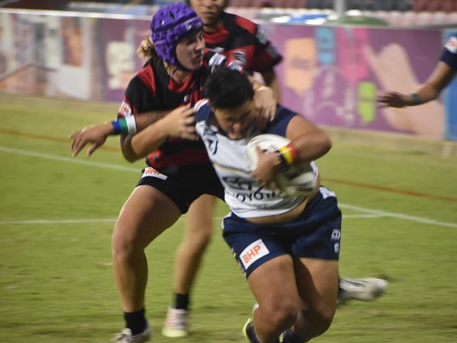 Rhiannon Revell-Blair scores a try for the North Queensland Gold Stars. Picture: Matthew Forrest