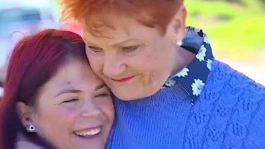 One Nation Senator Pauline Hanson hugs mum Kahlia Byrnes. Picture: 7News