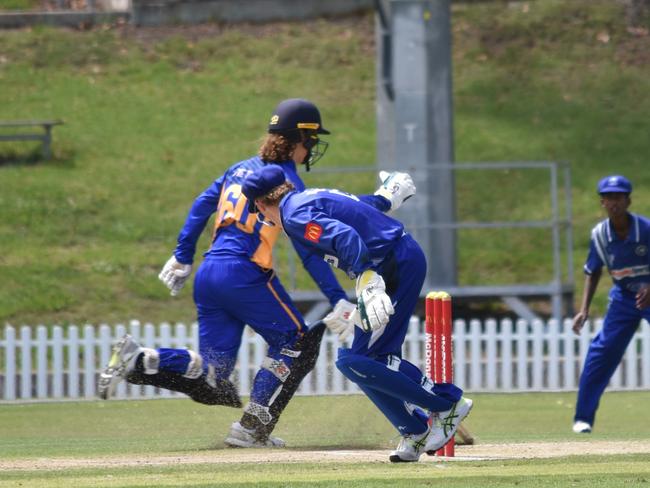 Archie O'Hara avoids a run out attempt from wicketkeeper Marcus Winning. Picture: Sean Teuma