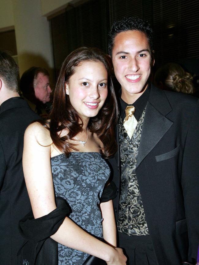 JUNE 06, 2004: Gina Paine and Tim Hayman, 17 from Hillcrest Christian College at the Crowne Plaza in Surfers Paradise for their school formal. PicMike/Batterham - socials