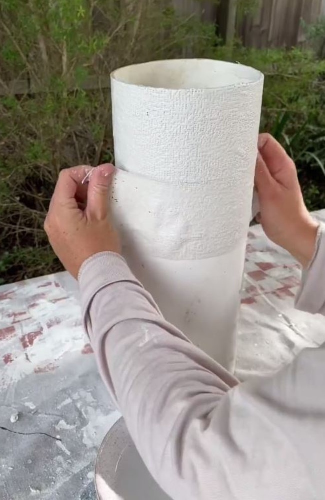 She used plaster cloth to wrap each pipe. Picture: Instagram/smorhome