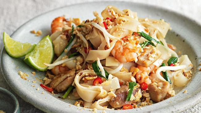 This pad Thai mixes chicken and prawns.