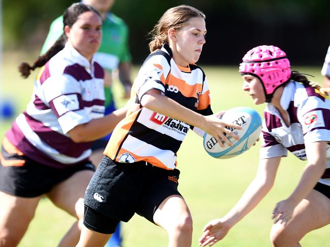 Photo gallery: Teenage girls play rugby | Townsville Bulletin