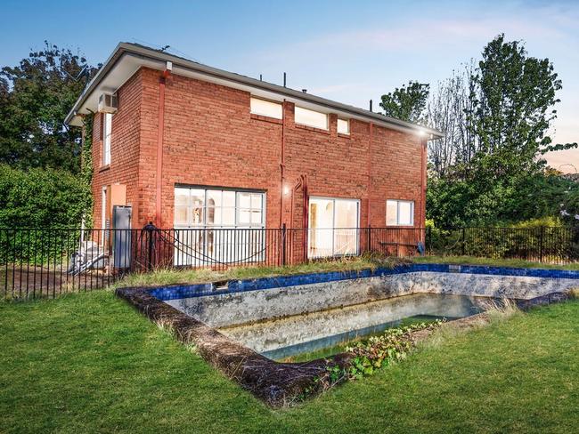 Seedy pool in Melbourne house the most popular in the country