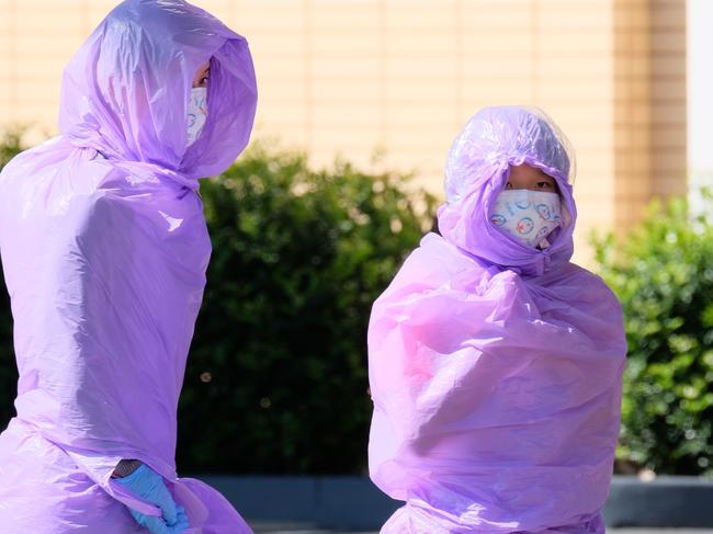 Guests are moved from the Holiday Inn hotel at Melbourne airport.