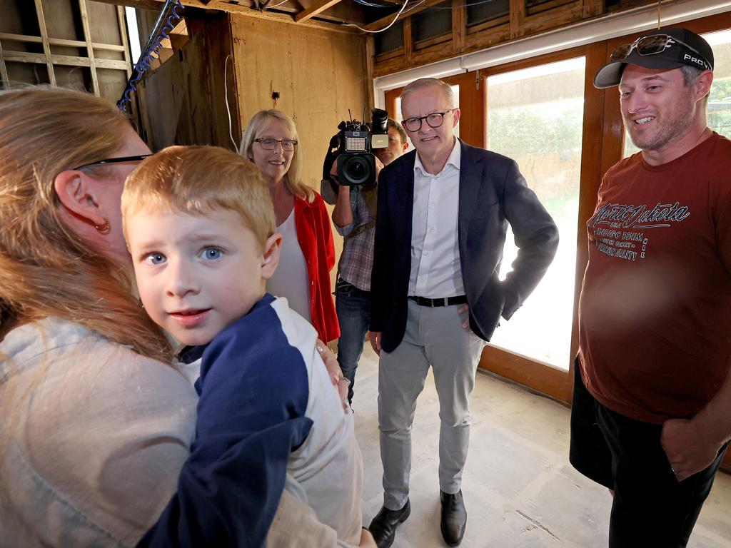 Mr Albanese visited the home of Shane and Hannah Caller and son Tom on Monday. Picture: Toby Zerna