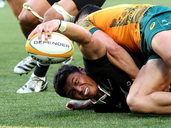 SYDNEY, AUSTRALIA - SEPTEMBER 21: Caleb Clarke of the New Zealand All Blacks scores a try during The Rugby Championship & Bledisloe Cup match between Australia Wallabies and New Zealand All Blacks at Accor Stadium on September 21, 2024 in Sydney, Australia. (Photo by Cameron Spencer/Getty Images)