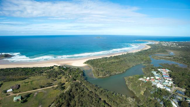 Hearnes lake, Sandy Beach. Picture: Trevor Veale / Coffs Coast Advocate