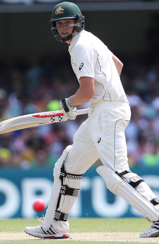 How will Matt Renshaw transition from the pink to the red ball?