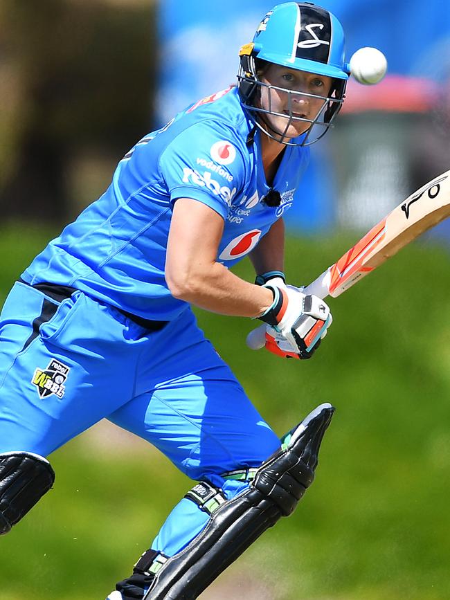 “Watch the ball. Hit straight”. The wise words of power-hitter Striker Sophie Devine. Picture: Mark Brake/Getty Images