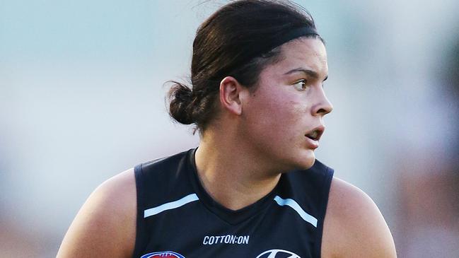 MELBOURNE, AUSTRALIA - MARCH 02: Madison Prespakis of the Blues looks upfield during the round five AFLW match between the Carlton Blues and the Collingwood Magpies at Ikon Park on March 02, 2019 in Melbourne, Australia. (Photo by Michael Dodge/Getty Images)