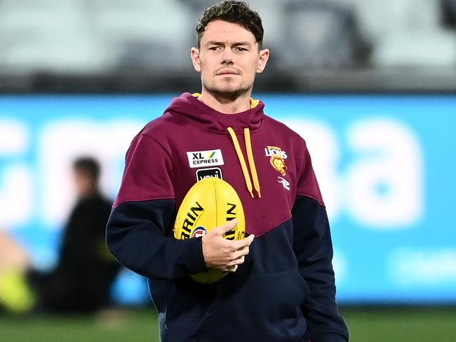 GEELONG, AUSTRALIA - APRIL 08: Lachie Neale of the Lions warms up during the round four AFL match between the Geelong Cats and the Brisbane Lions at GMHBA Stadium on April 08, 2022 in Geelong, Australia. (Photo by Quinn Rooney/Getty Images)