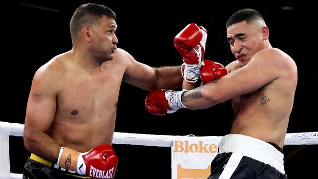 Justin Hodges, left, scored unanimous decision win against Jordan Simi at Hordern Pavilion. Picture: Brendon Thorne/Getty Images