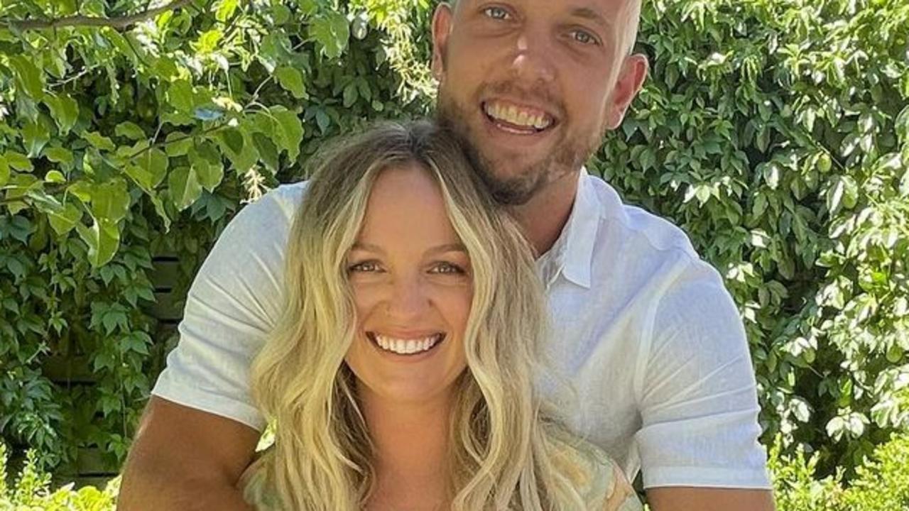 The Bachelorette star Becky Miles is expecting a baby with boyfriend ...