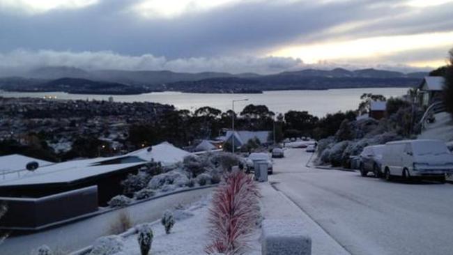 Snow in Hobart. Pic: Louise Grimmer