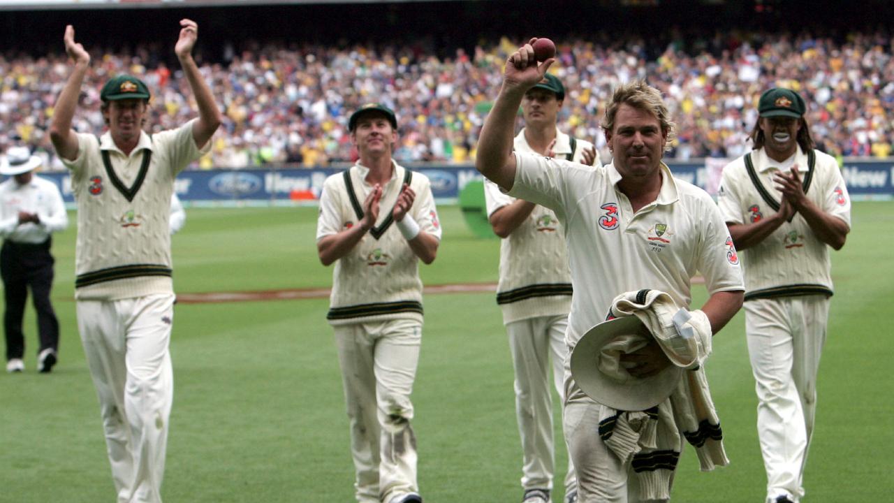 Shane Warne salutes the MCG crowd on Boxing Day in 2006 after taking five wickets.