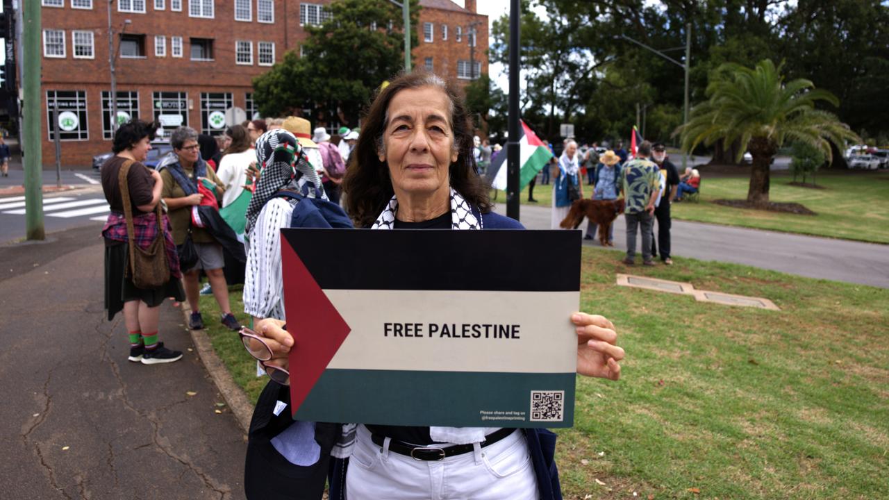 Zainab Idbah at the Hume and Margaret St corner of Queen’s Park and showing her support for an immediate ceasefire in Gaza. Saturday, March 23, 2024. Picture: Christine Schindler