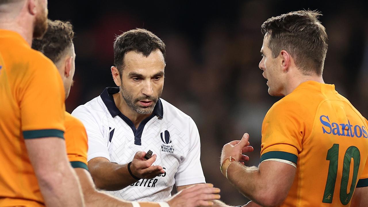 Nigel Owens says referee Mathieu Raynal was “not wrong” to award a scrum to the All Blacks for time wasting. Photo: Getty Images