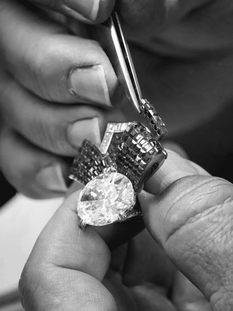 Van Cleef & Arpels: the fabulous destiny of the Lesotho ()