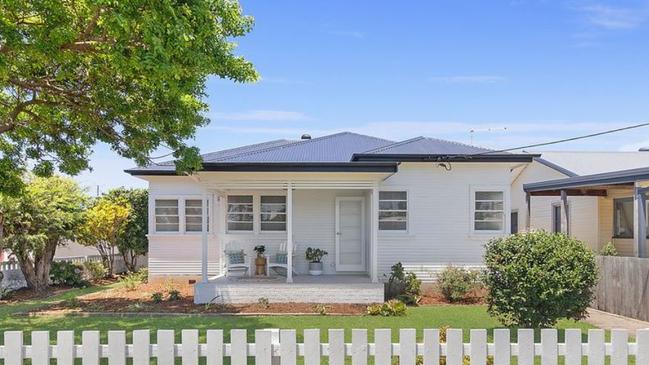 You'll be close to everything in this central Ballina home.