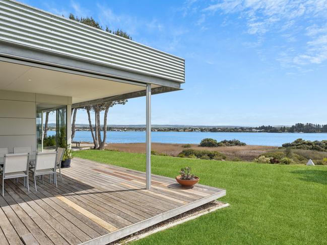 20 Fraser Dr, Hindmarsh Island. Supplied