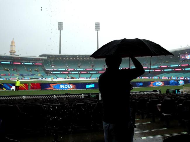 The sight from the SCG stands this evening does not make for encouraging viewing.