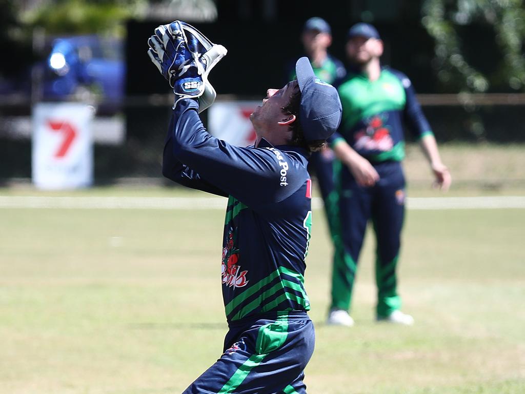 Dare Devils wicket keeper Ryan Terry catches. Picture: Brendan Radke