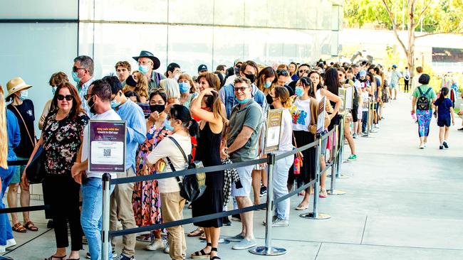 Queues at the Gallery of Modern Art South Brisbane for the last day of European Masterpieces from The Metropolitan Museum of Art, New York. Picture: Richard Walker