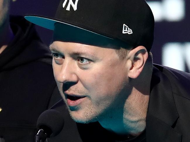 Hilltop Hoods accept the ARIA for Best Live Act during the 33rd Annual ARIA Music Awards at The Star in Sydney, Wednesday, November 27, 2019. (AAP Image/Brendon Thorne) NO ARCHIVING