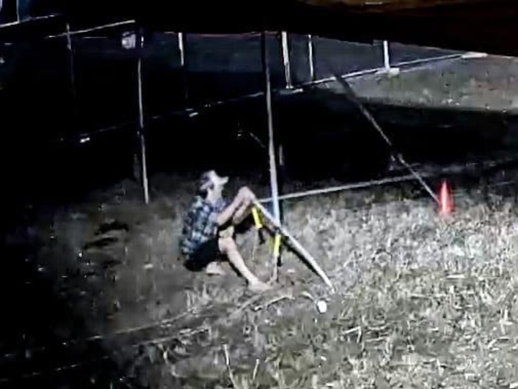 CCTV footage of the Hudson Circus horse thief disconnecting the electric fencing.