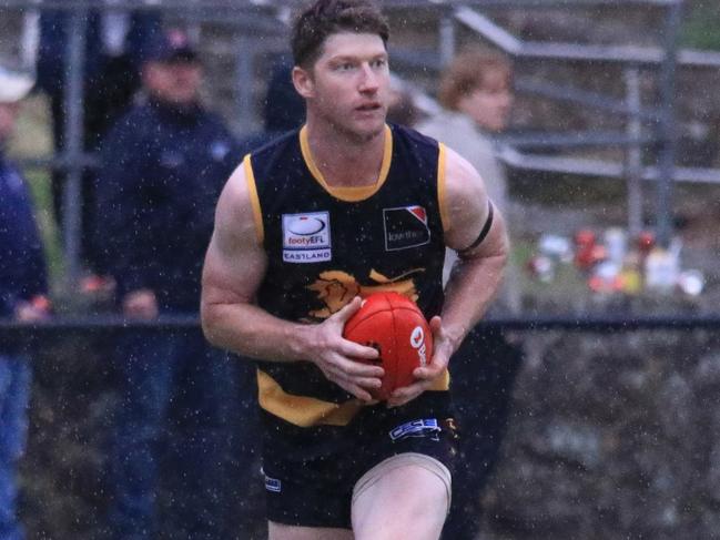 Ex-AFL tall stars in historic Doncaster East win