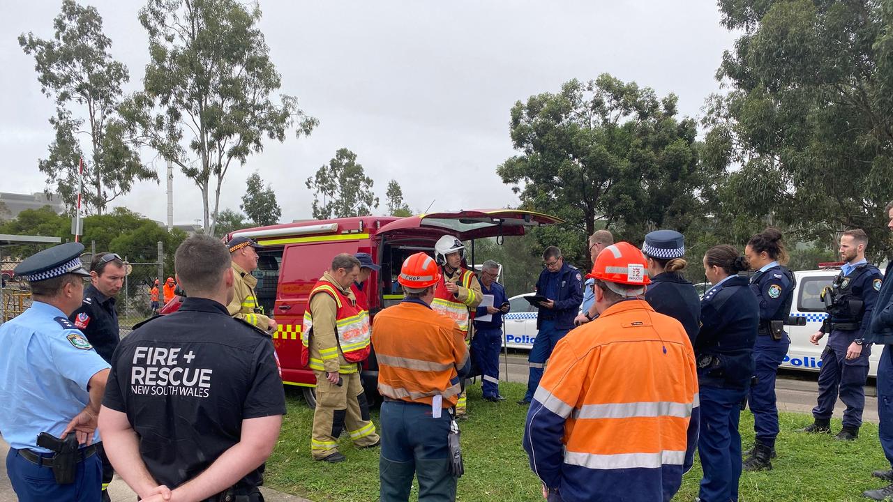 Rooty Hill Radiation Truck Hazmat Crews On Scene Daily Telegraph