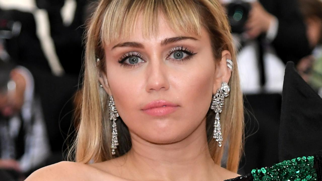 Miley Cyrus jokes about infamous bong smoking video | news.com.au ...