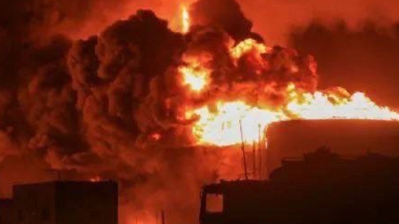 Israel hammers Yemen port city after Houthi strikes airport
