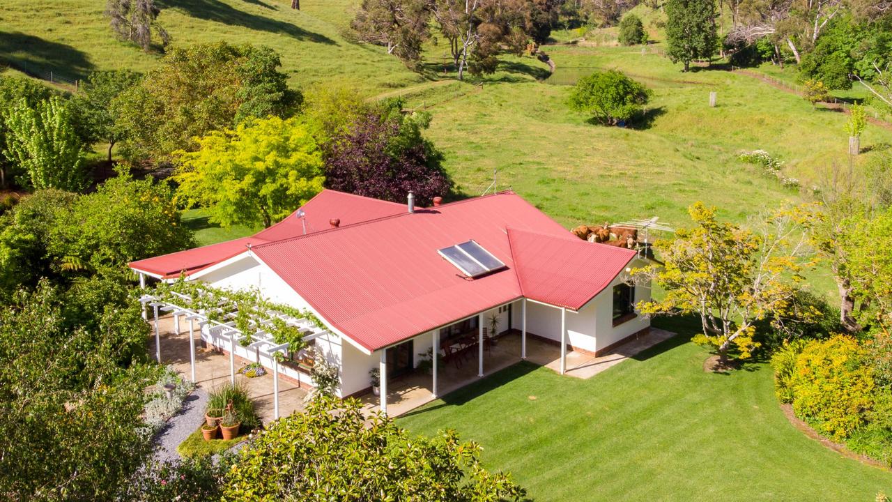 61 Snake Gully Rd, Cudlee Creek.