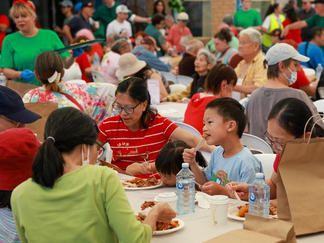 Daily Telegraph. 25, December, 2024. A charity Christmas lunch, at The Rev. Bill Crews Foundation, in Ashfield, today. Picture: Justin Lloyd.