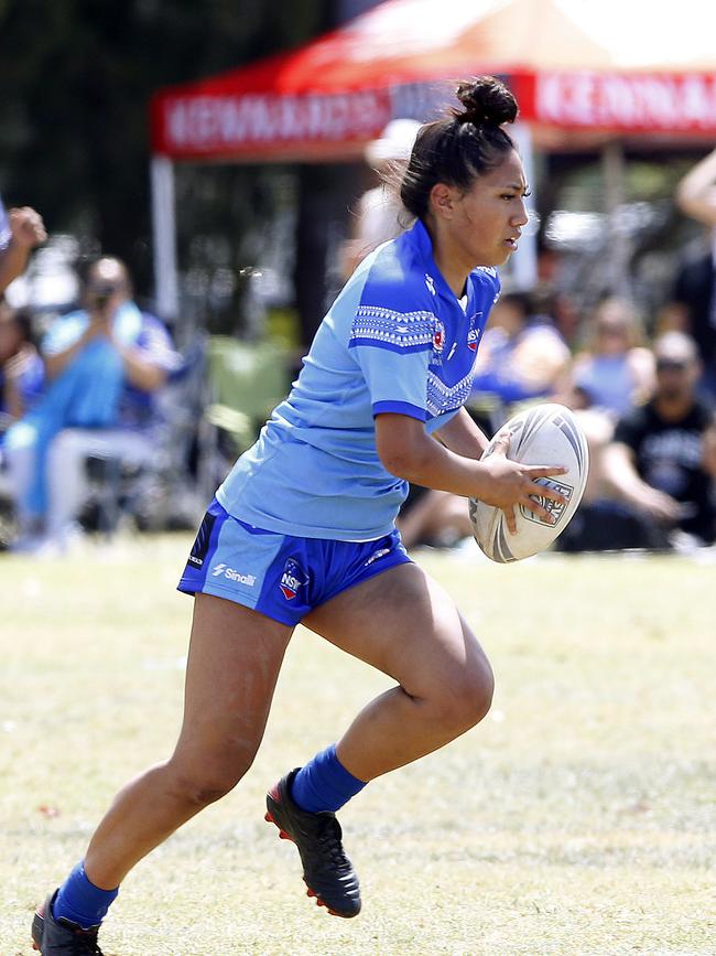 Action from Under 16 Girls NSW Indigenous v Samoa Blue. Harmony Nines Rugby League. Picture: John Appleyard