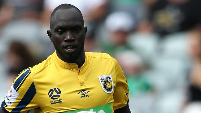 Ruon Tongyik of the Mariners in action during the Round 21 A-League match between the Western United and the Central Coast Mariners at GMHBA Stadium in Geelong, Sunday, March 1, 2020. (AAP Image/Sean Garnsworthy) NO ARCHIVING, EDITORIAL USE ONLY