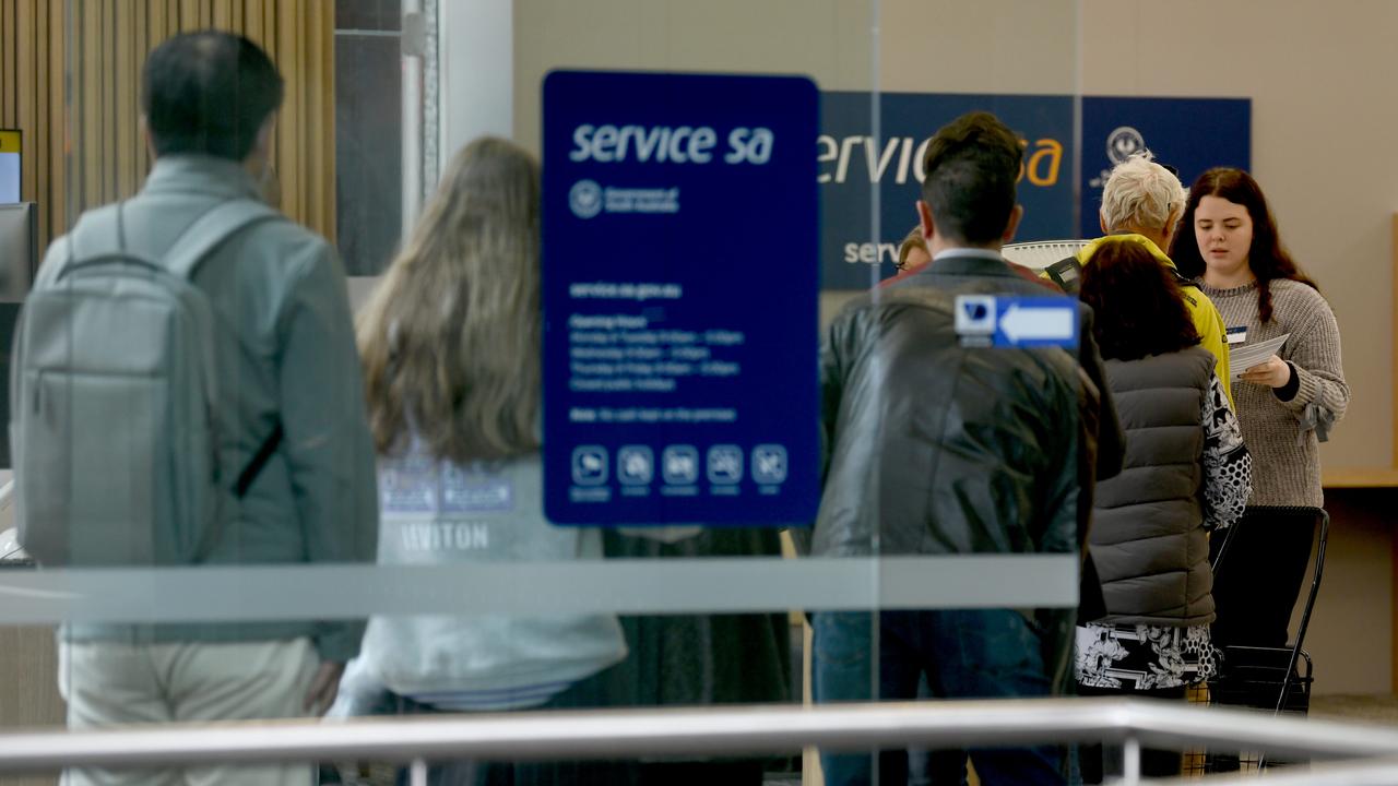 Queues at Service SA following the SA Government’s announcement new driver’s licence fees would be waived. Picture: NCA NewsWire / Naomi Jellicoe