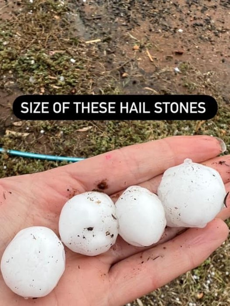 Golf Ball sized hail in Cambrai , South Australia , 28th October 2021 . Picture: DKT Pastoral