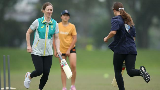 Rachael Haynes takes part in the Northern Beaches Women’s Social Smash program. Picture: Supplied