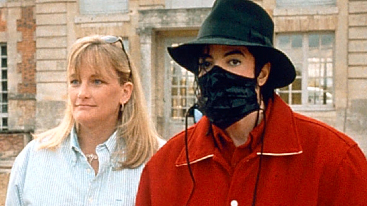 Michael and Debbie Rowe in Paris in 1997.