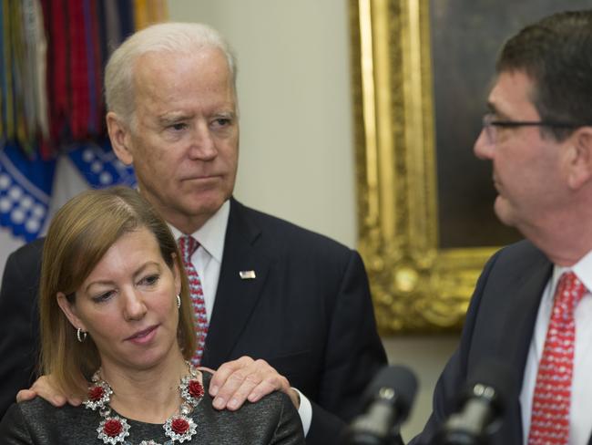 Joe Biden Gets Up Close With Stephanie Carter Defence Secretarys Wife