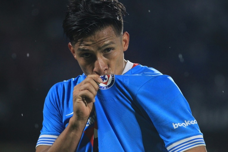 Cruz Azul thrash Vancouver Whitecaps to win CONCACAF Champions Cup 