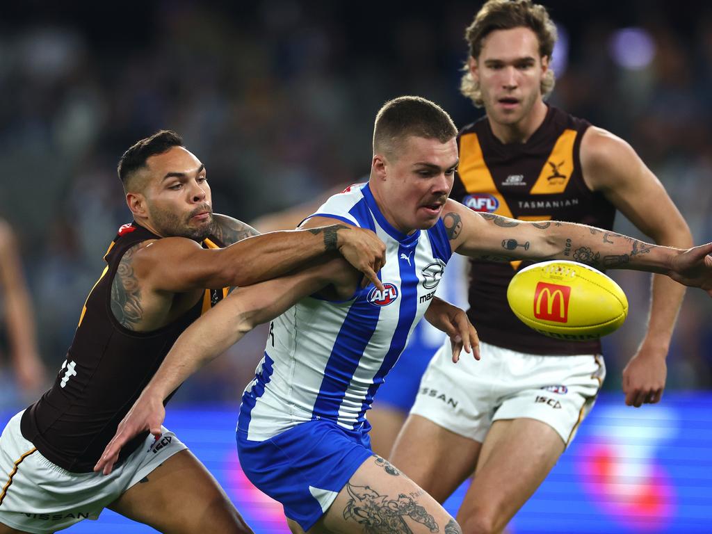 Cameron Zurhaar is tackled by Jarman Impey. Picture: Quinn Rooney/Getty Images