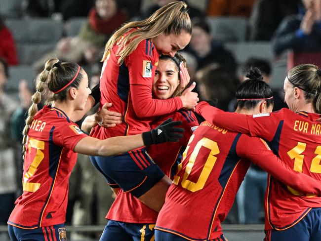 TOPSHOT - Spain's forward #17 Alba Redondo (C) celebrates scoring her team's fifth goal during the Australia and New Zealand 2023 Women's World Cup Group C football match between Spain and Zambia at Eden Park in Auckland on July 26, 2023. (Photo by Saeed KHAN / AFP)